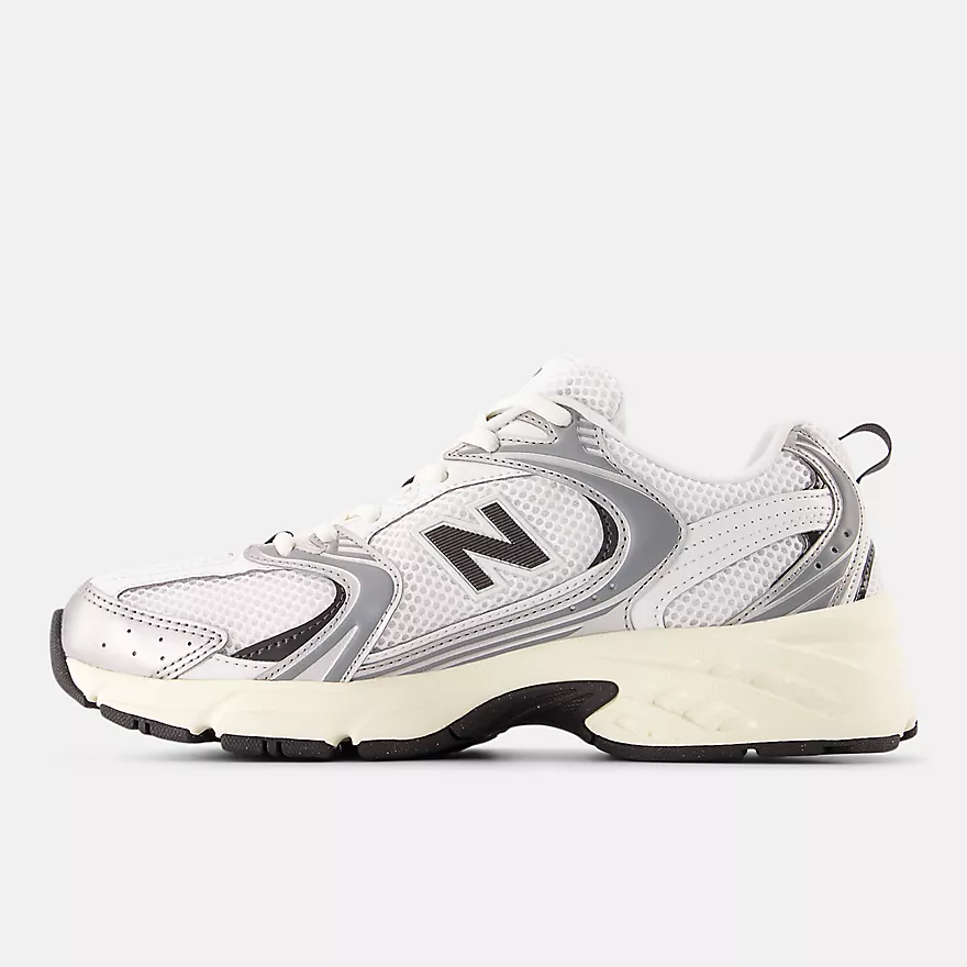 DEPORTIVA PARA MUJER NEW BALANCE MR530ESA SILVER METALLIC