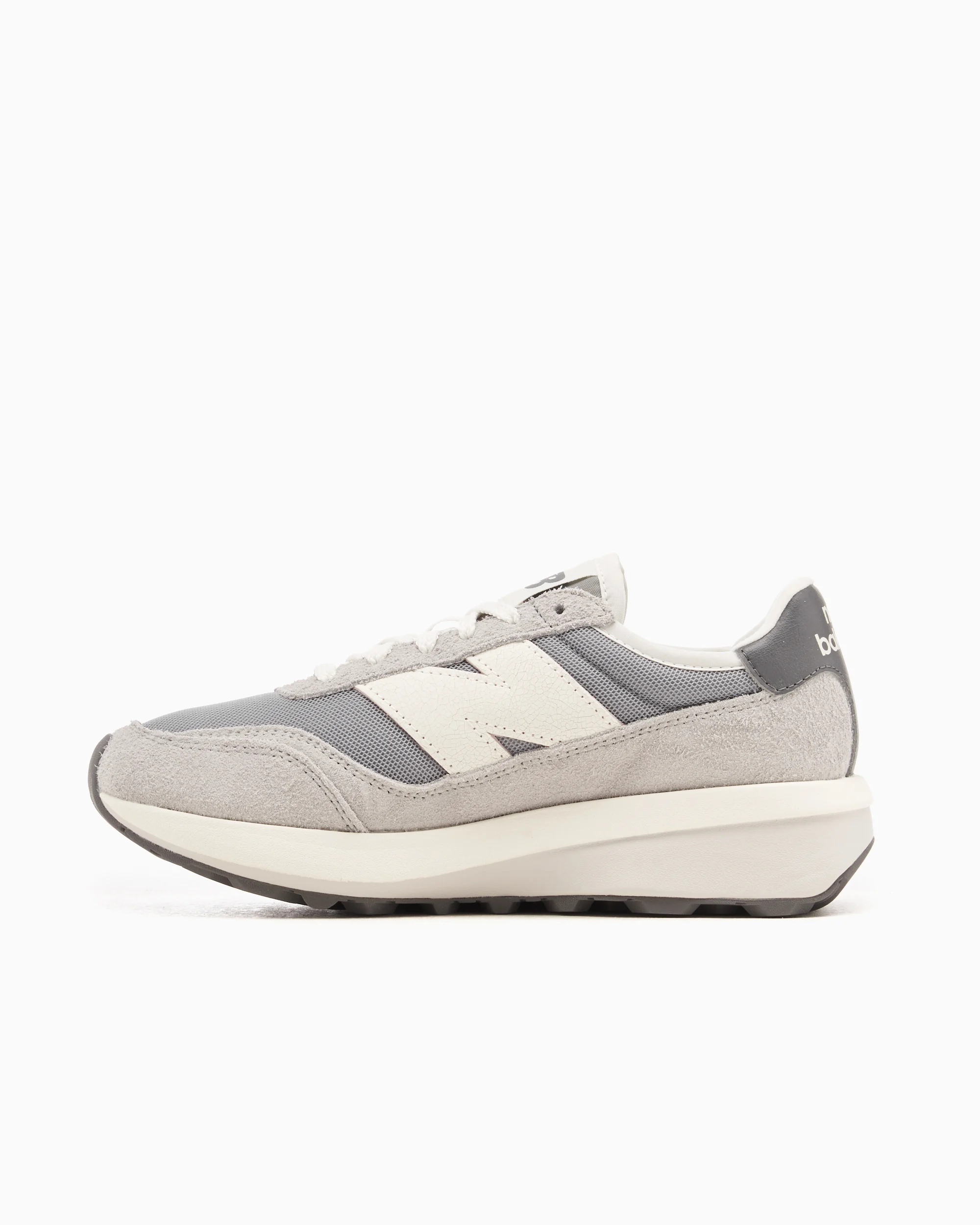 DEPORTIVA NEW BALANCE U370 AH
