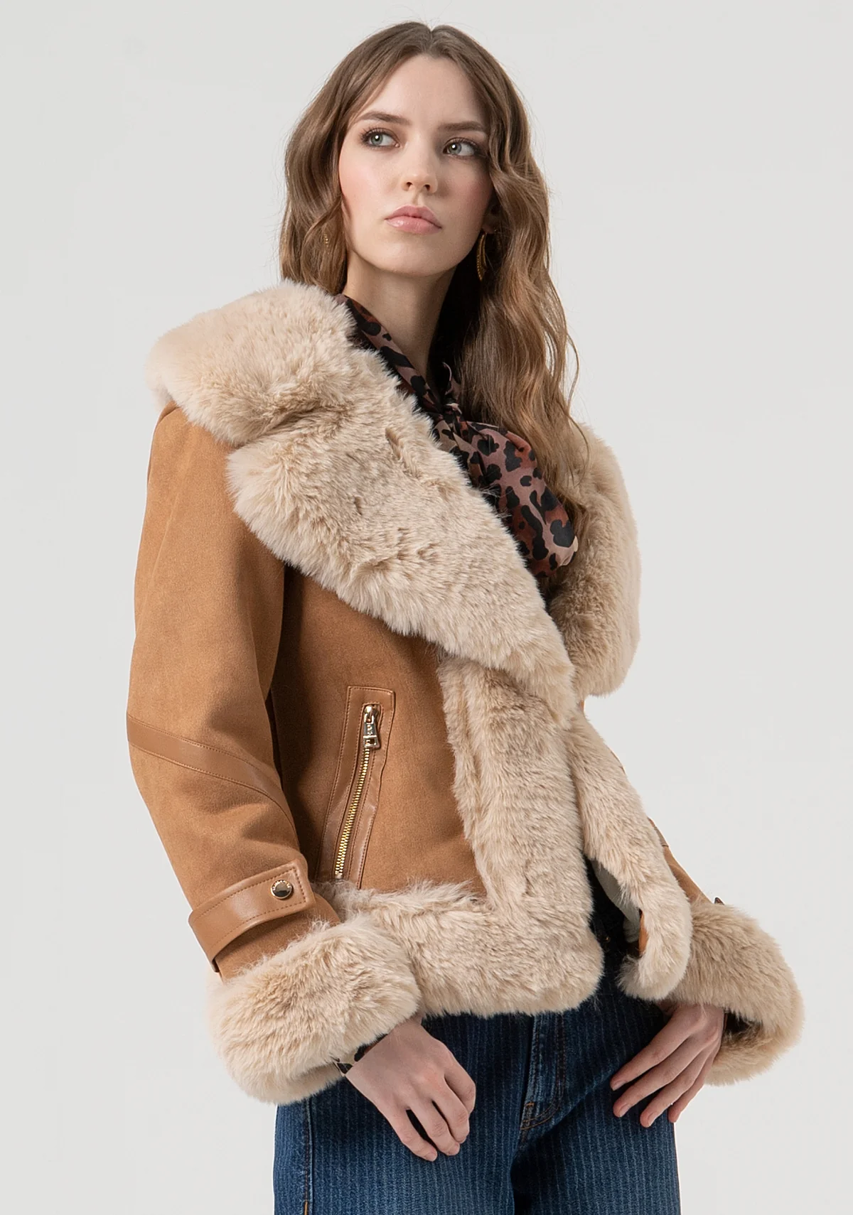 Chaqueta biker de corte regular con abertura central