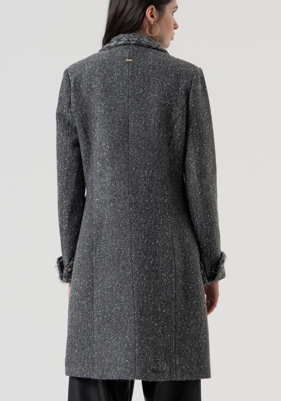 Abrigo largo slim fit confeccionado en tweed