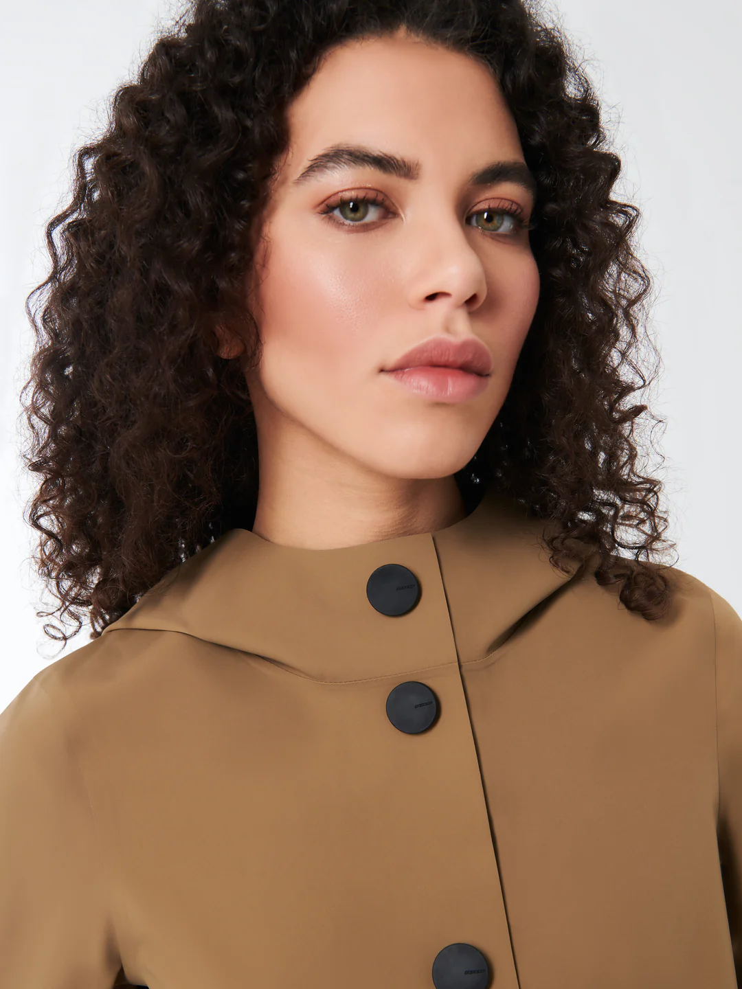 Chaqueta de mujer RRD con capucha de color Montecristo