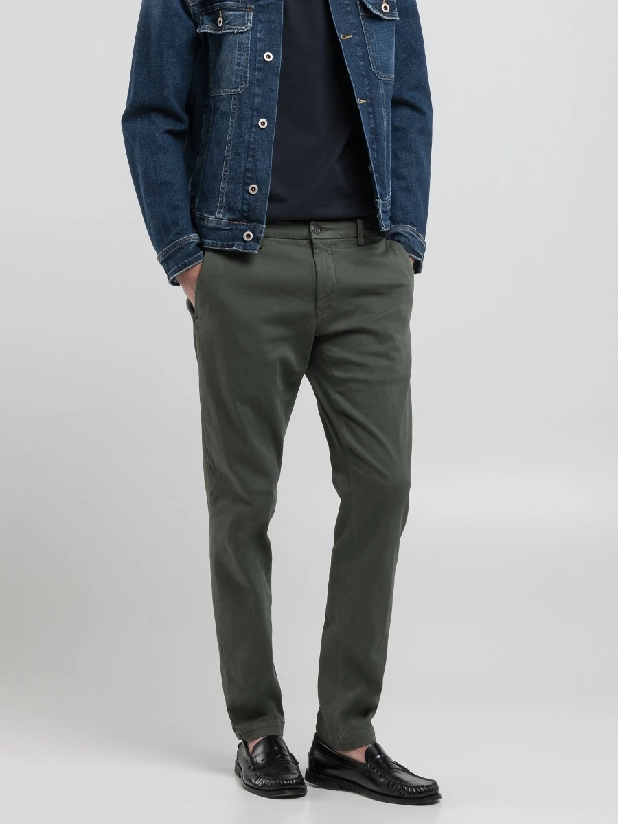 VAQUEROS REPLAY CHINOS BENNI REGULAR FIT MILITARY GREEN