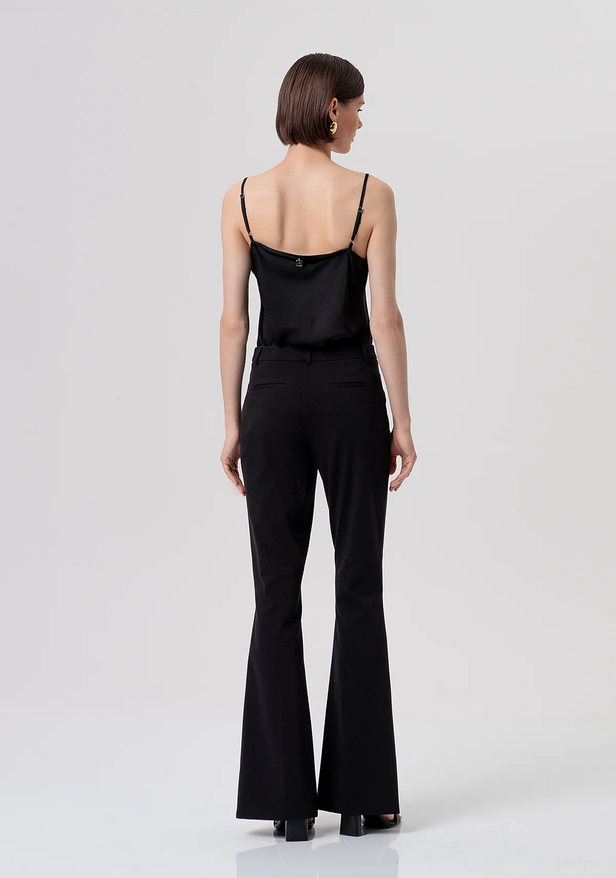 Pantalón bootcut confeccionado en tejido de punto Milano