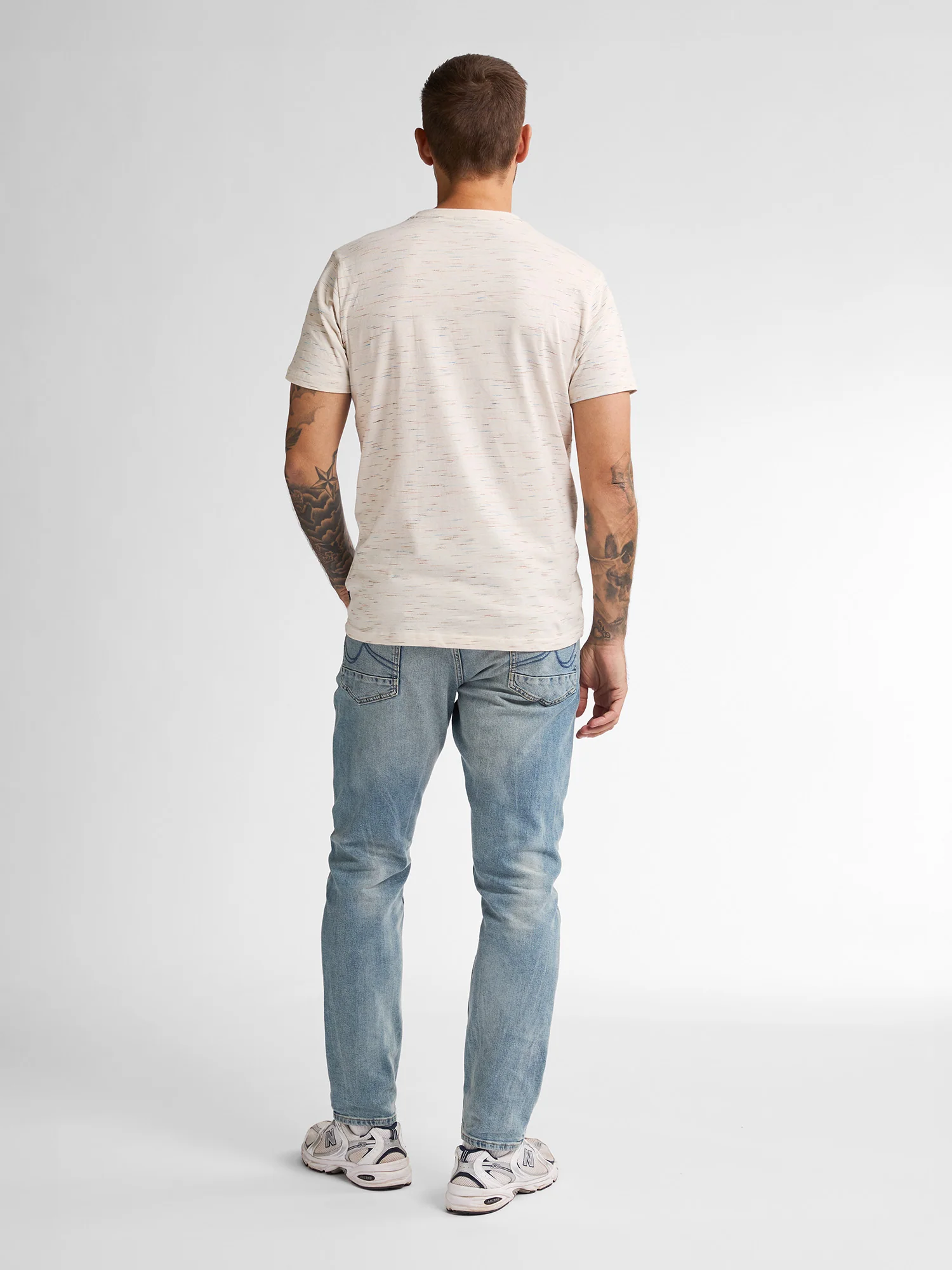  Camiseta con el logotipo de Sandstone
