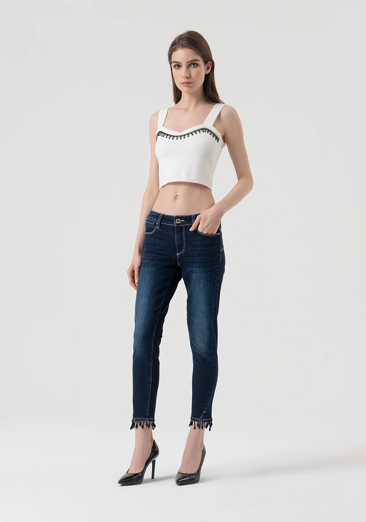 Jeans slim fit cropped con efecto push-up