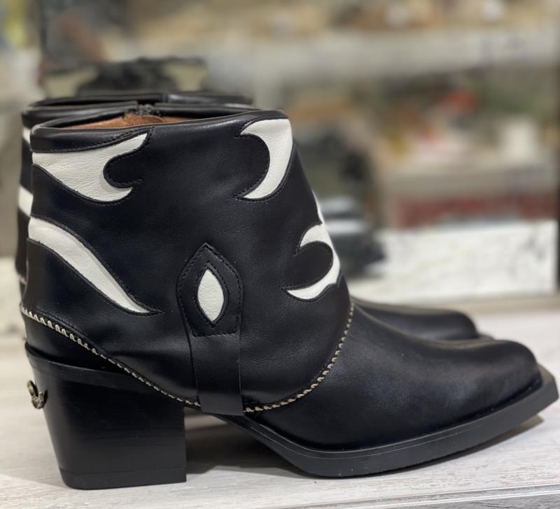 Botin Para Mujer Nemonic Salvaje Negro/Hielo