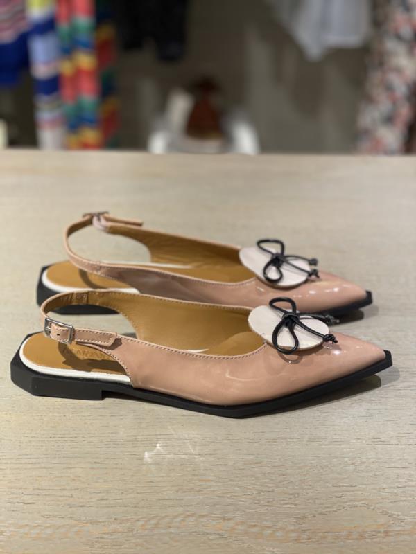 ZAPATO PARA MUJER NEMONIC CHAROL MORGANITA/HIELO PISO BASIC