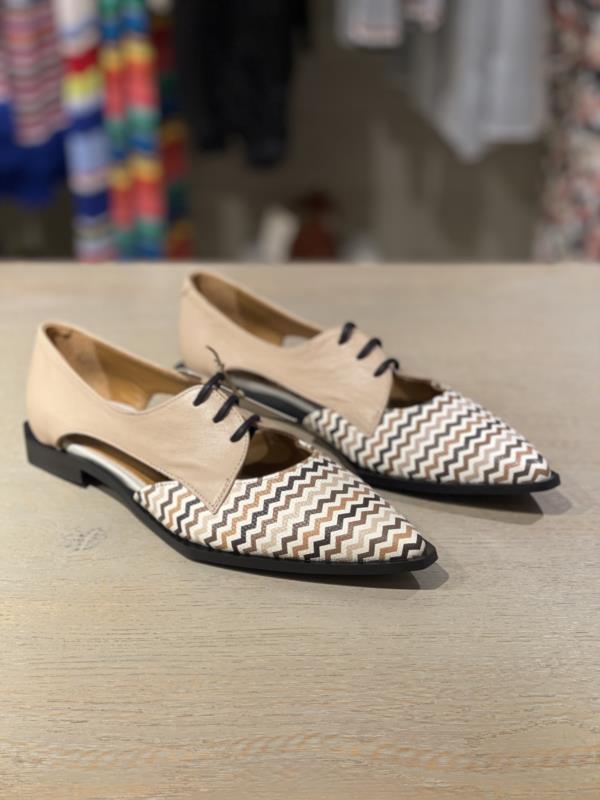 ZAPATO PARA MUJER NEMONIC ARROW/SETA ROSE PISO BASIC