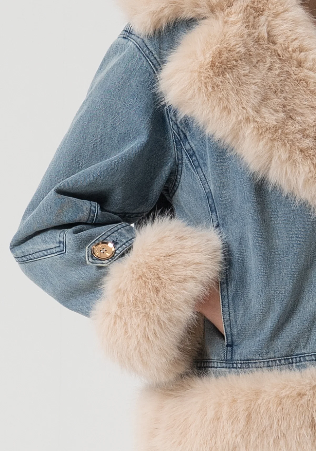 Chaqueta biker over fit confeccionada en denim con lavado vintage