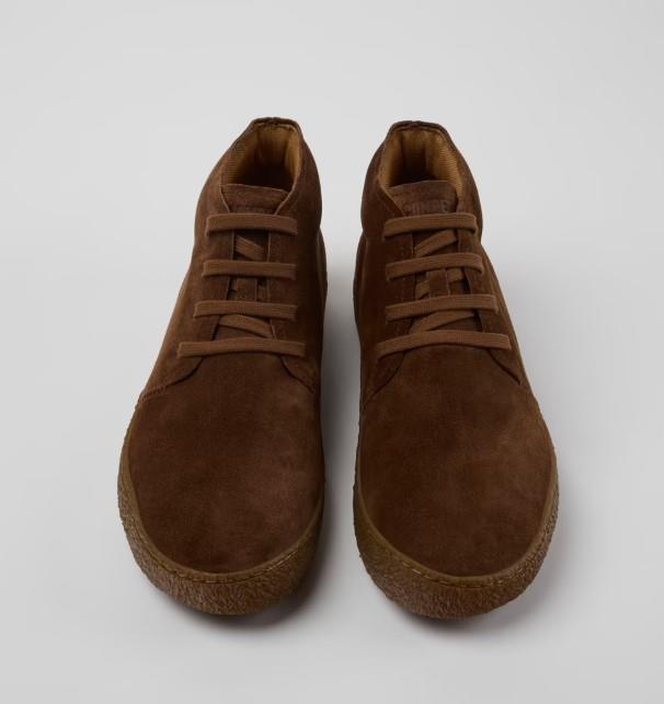 Camper Peu Terreno Botines de ante marrones para hombre.